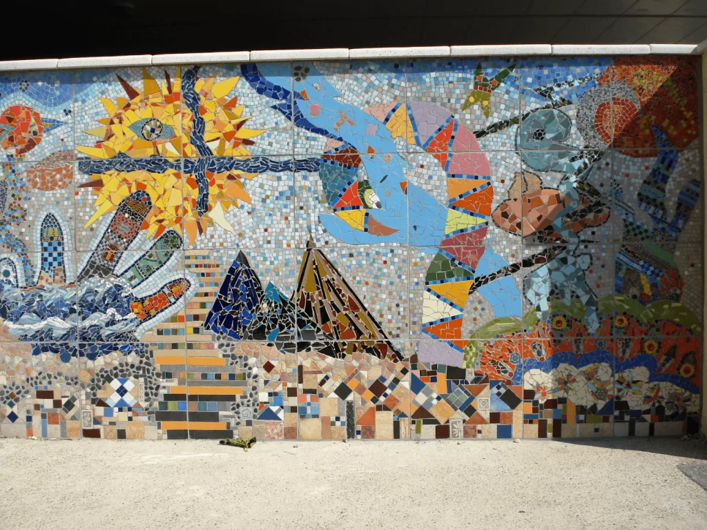 La fresque en mosaïque réalisée par les élèves